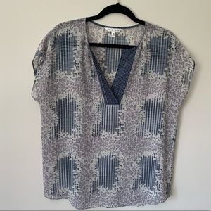 CAbi Sheer short sleeve blouse M Gray, White, Tan